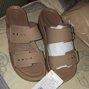 Crocs Brooklyn Buckle Sandal Size 8
